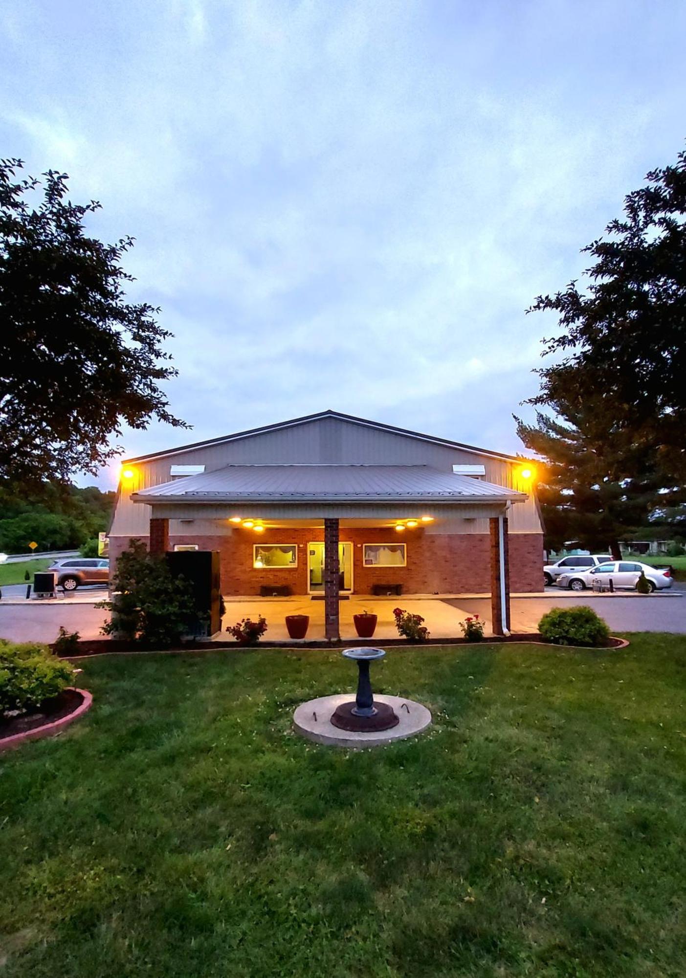Patriot Inn Spencer Exterior photo